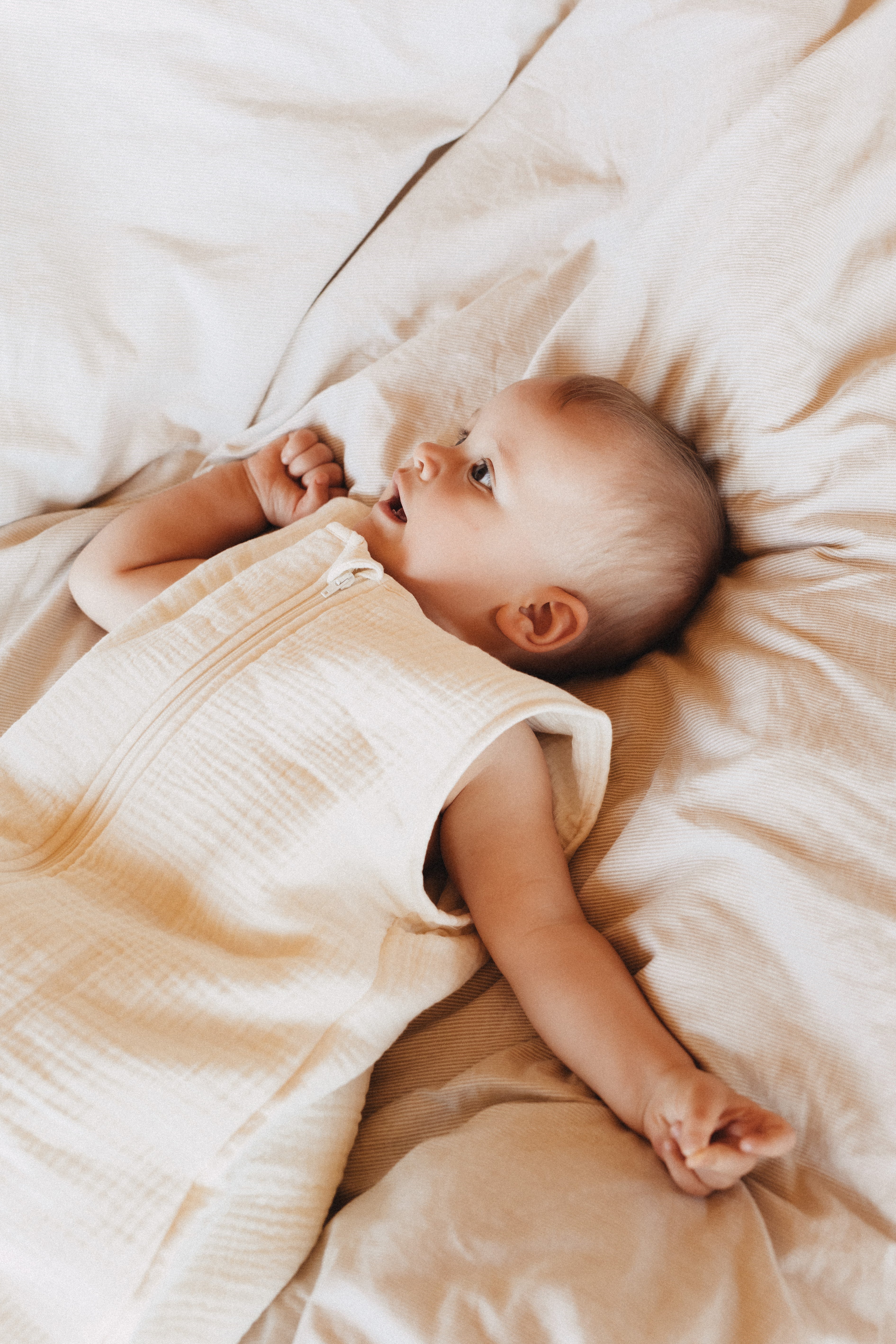 Muślinowy śpiworek z nogawkami - Ecru