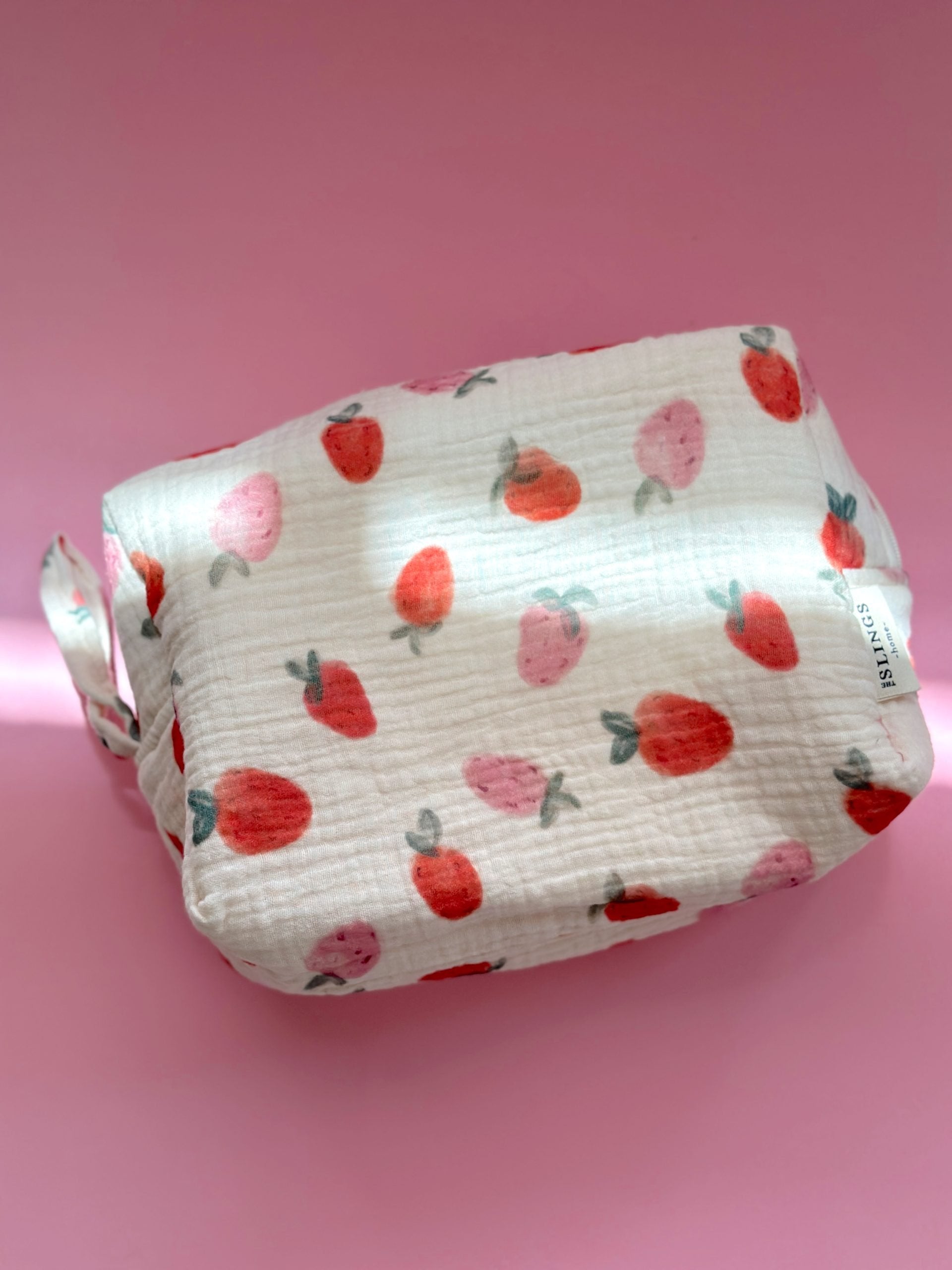 Duża Muślinowa Kosmetyczka Strawberry
