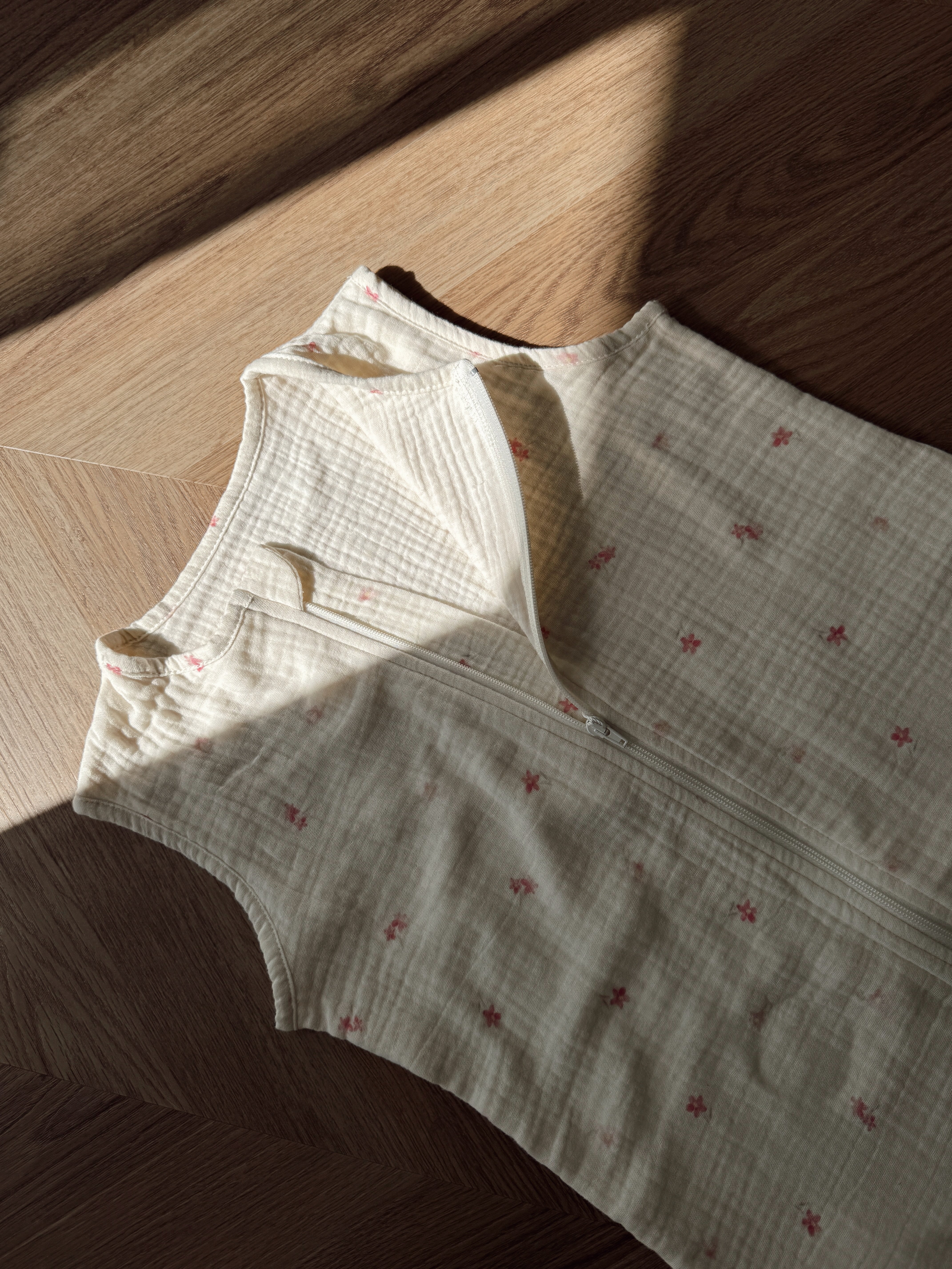 Muślinowy śpiworek Light z nogawkami – Pink Flora