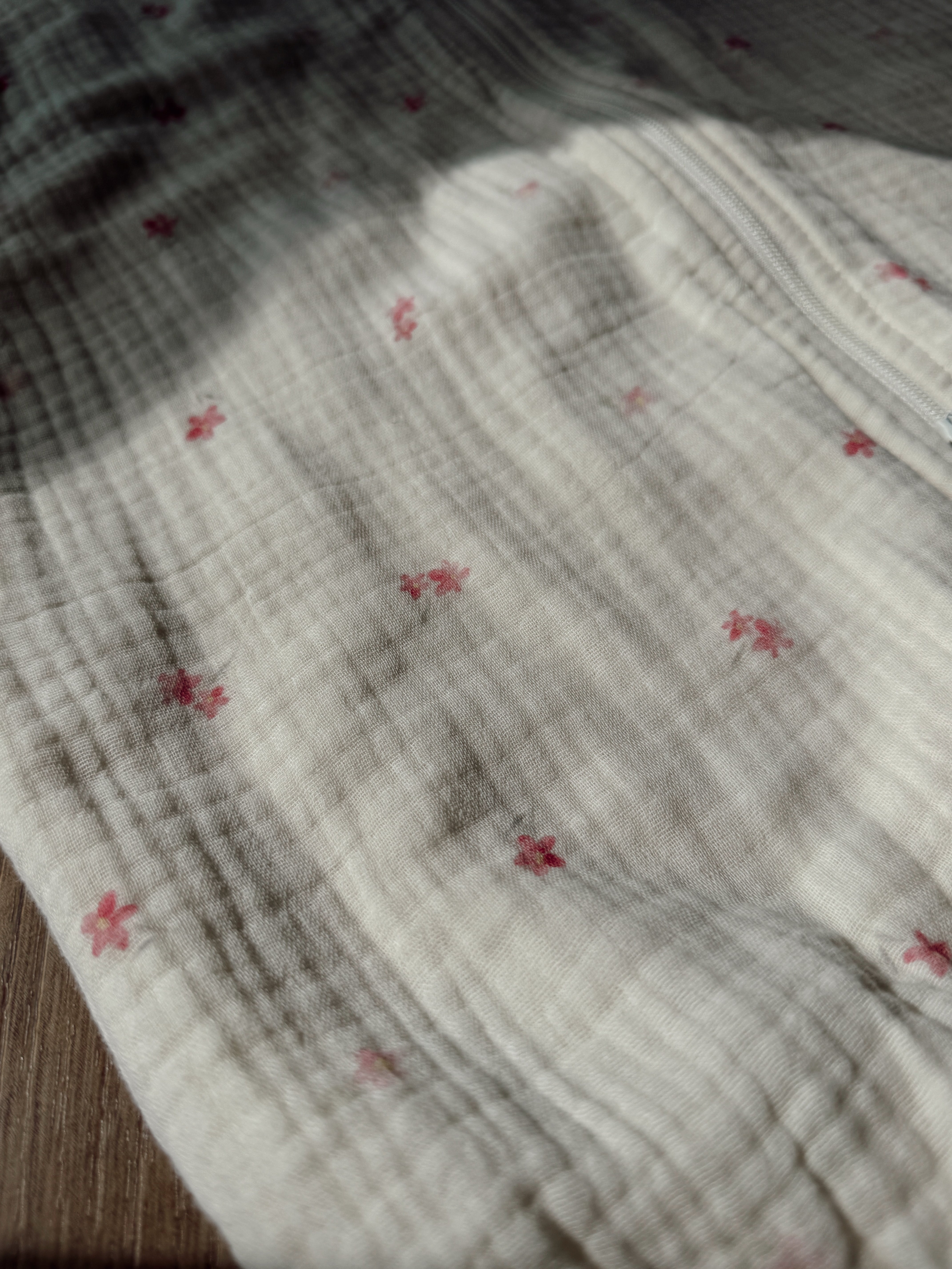 Muślinowy śpiworek Light z nogawkami – Pink Flora