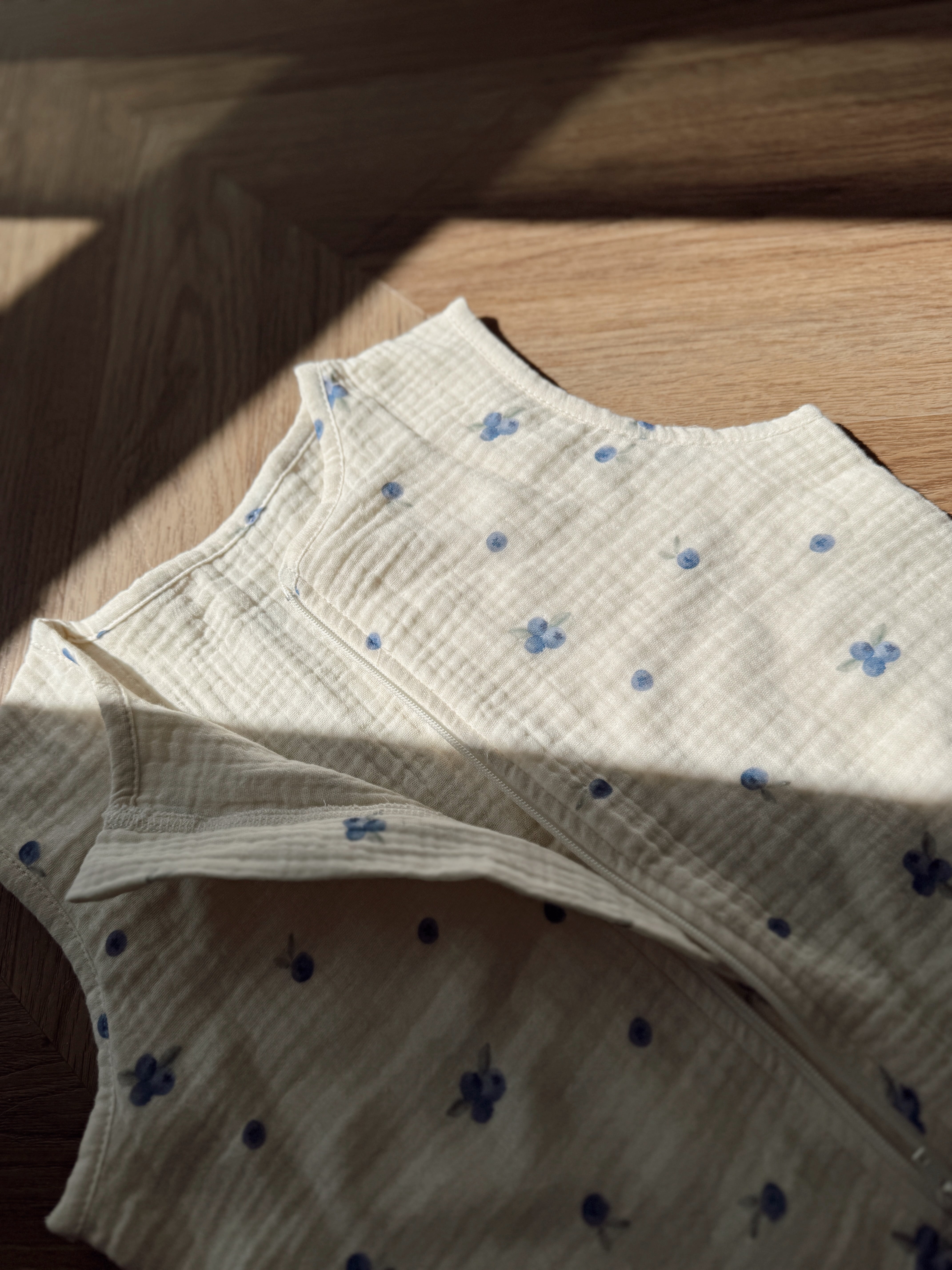 Muślinowy śpiworek Light z nogawkami – Blueberry
