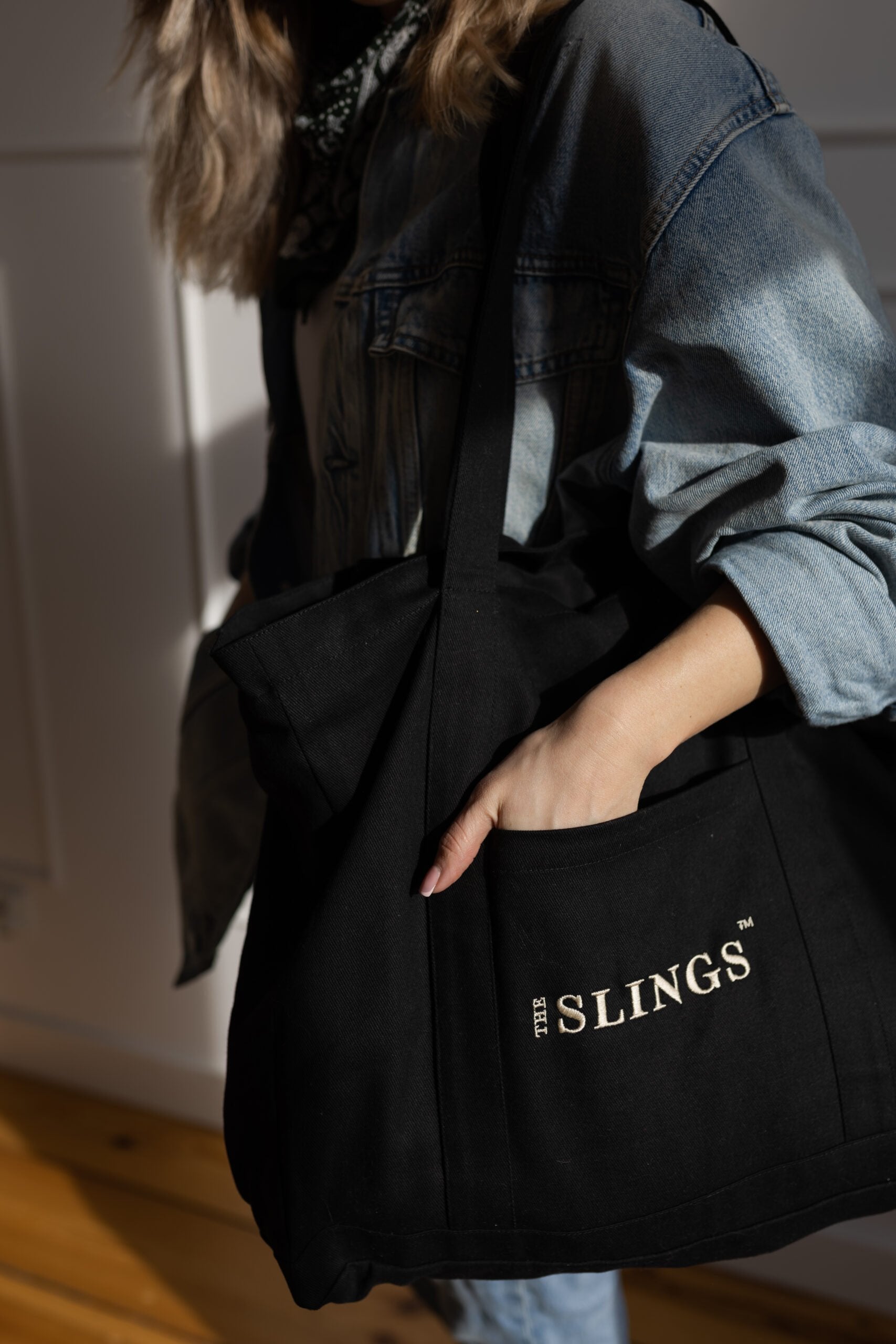 Black Shopper The Slings II