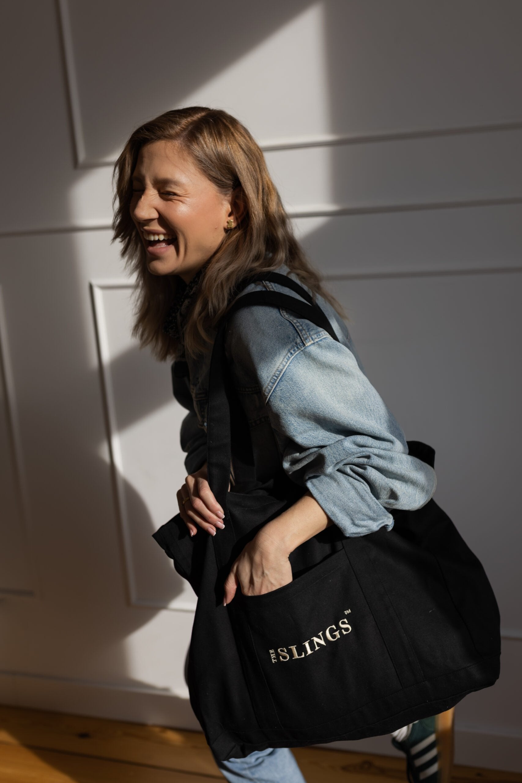 Black Shopper The Slings II