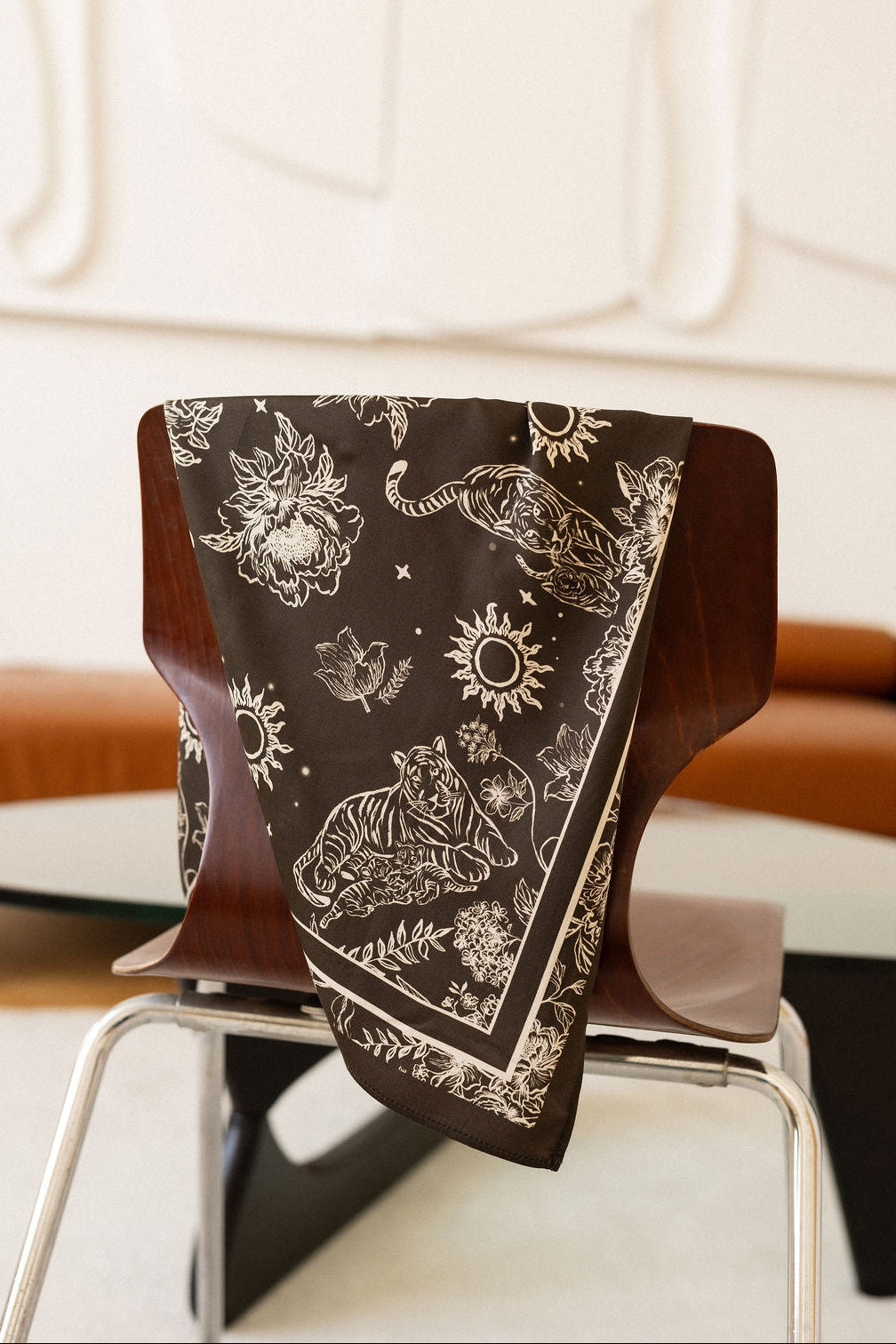 Apaszka Tiger Love Brown