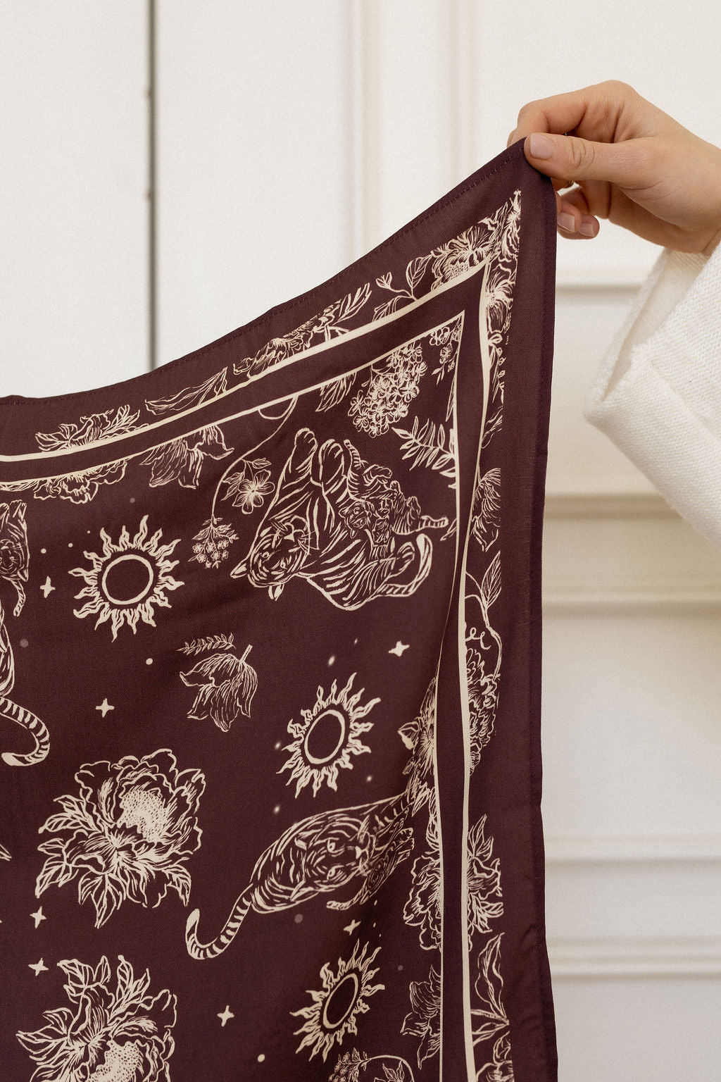 Apaszka Tiger Love Burgundy