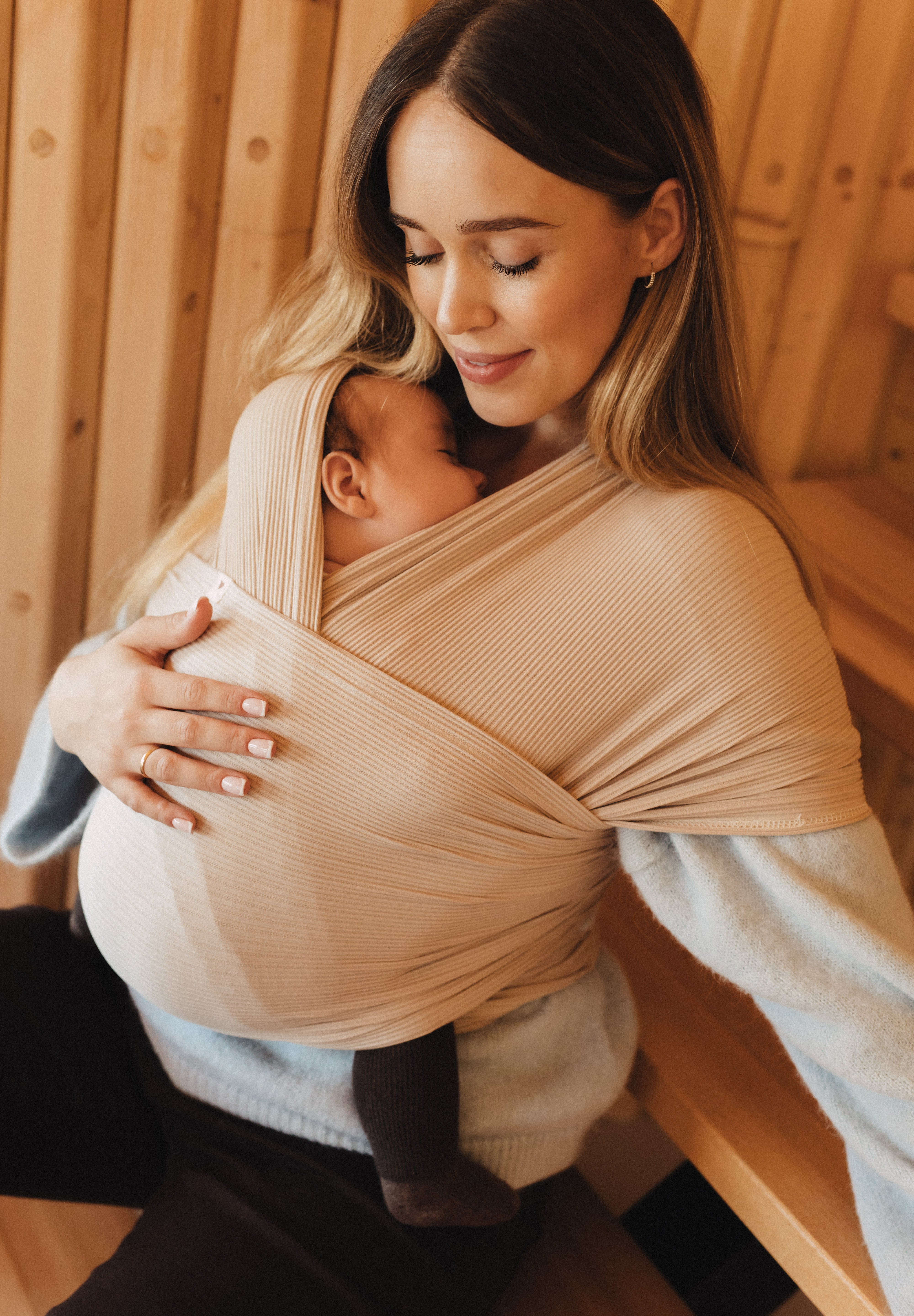 Chusta Elastyczna HugMe Almond