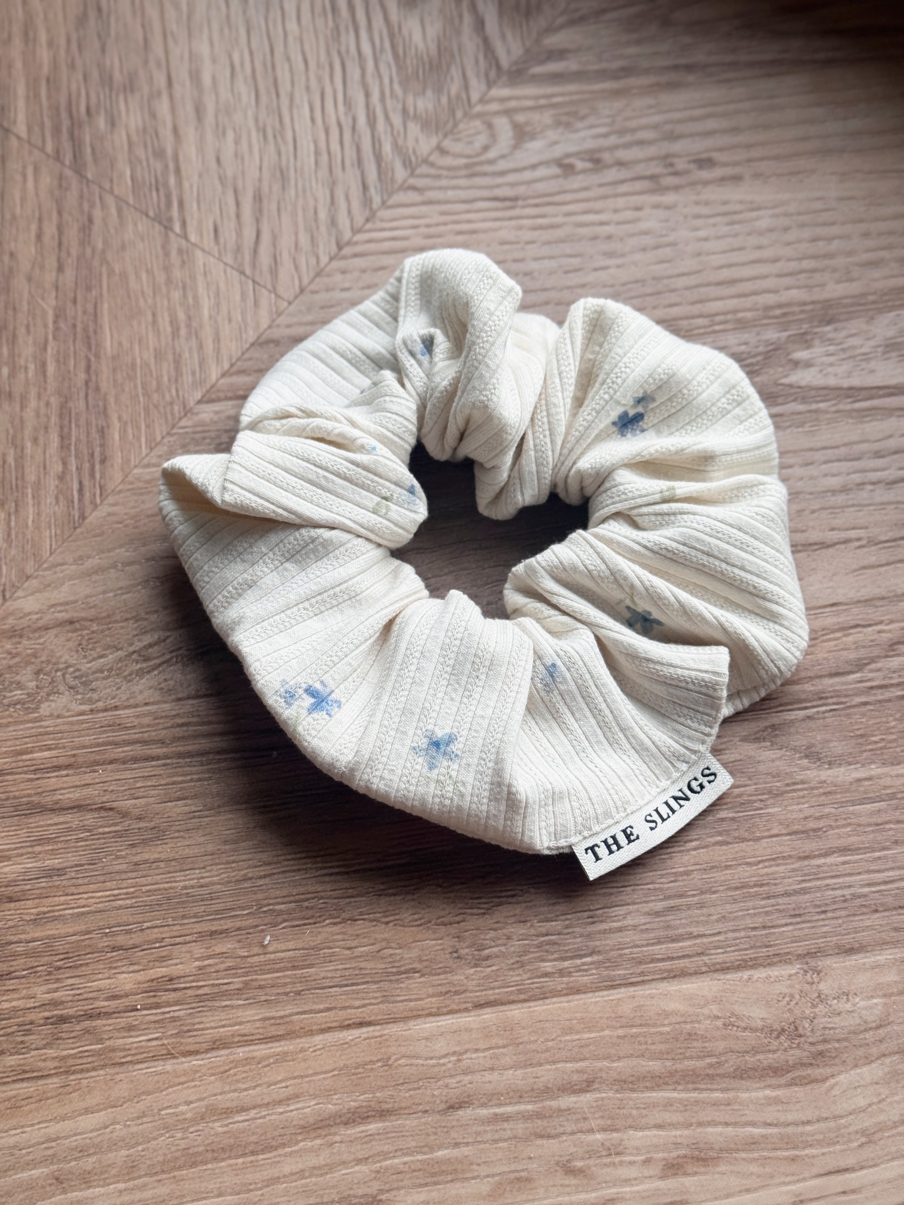 Bawełniana gumka pointelle Blue Flora