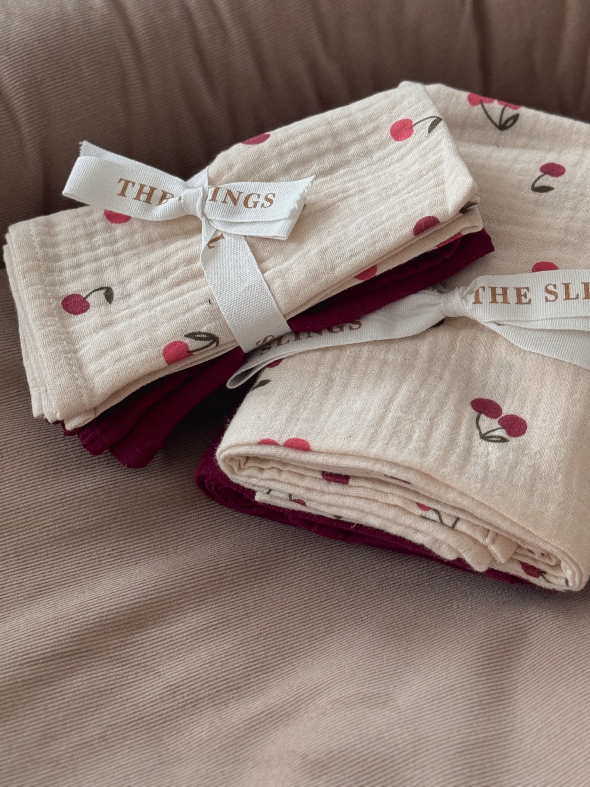 Mini Cherries & Ruby - zestaw małych pieluszek muślinowych