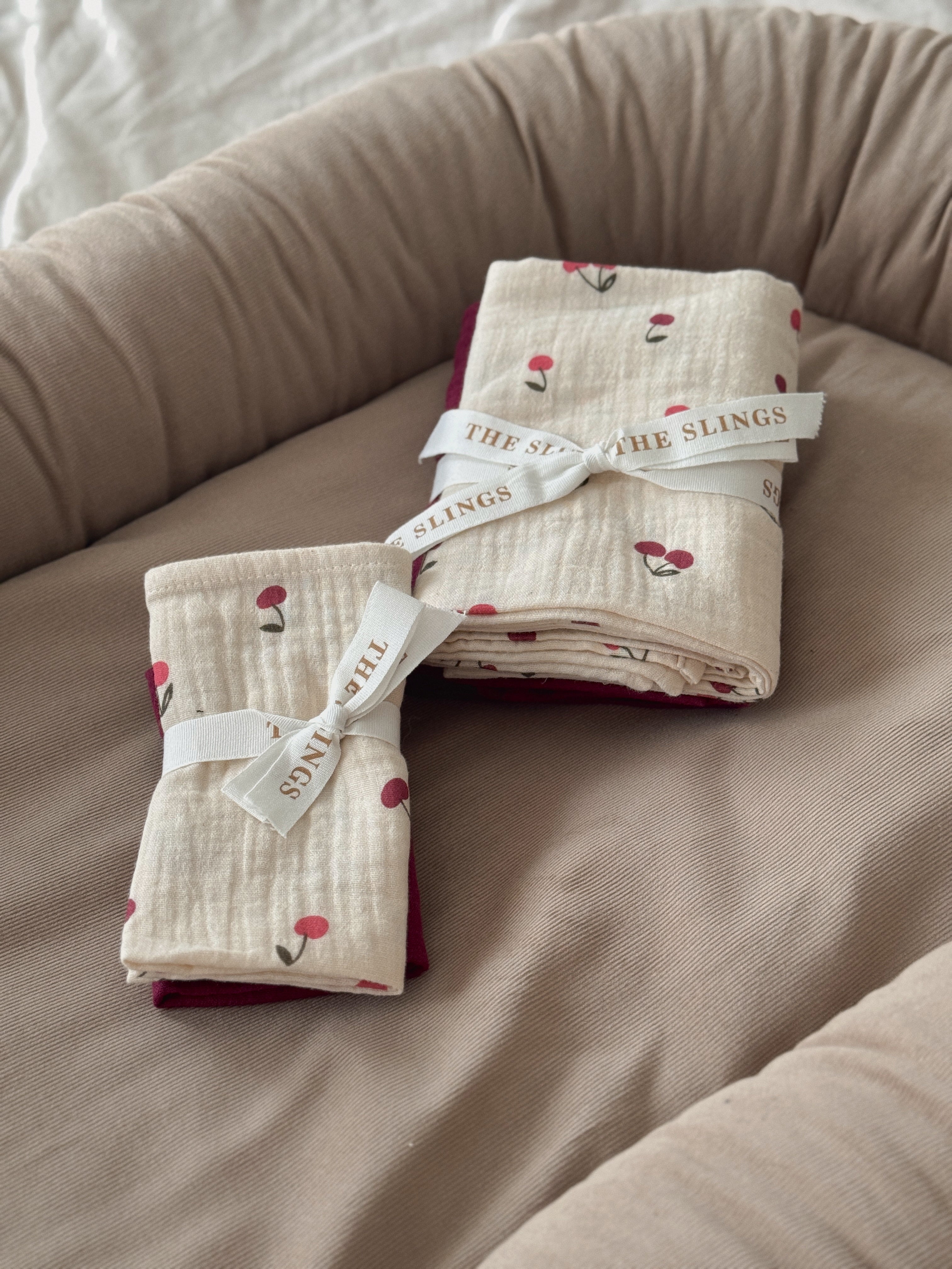 Mini Cherries & Ruby - zestaw małych pieluszek muślinowych