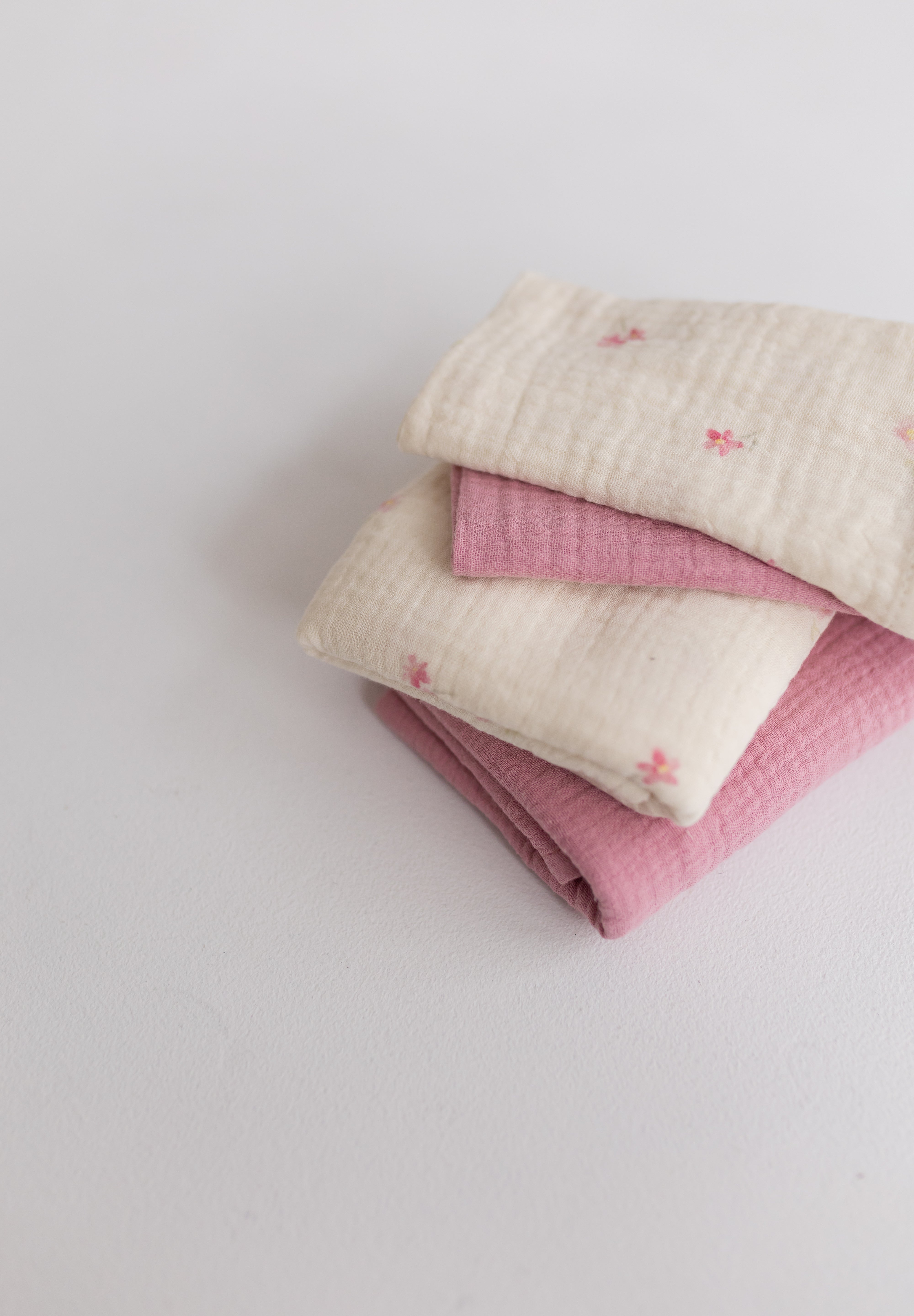 Mini Pink Flora & Raspberry - zestaw małych pieluszek muślinowych